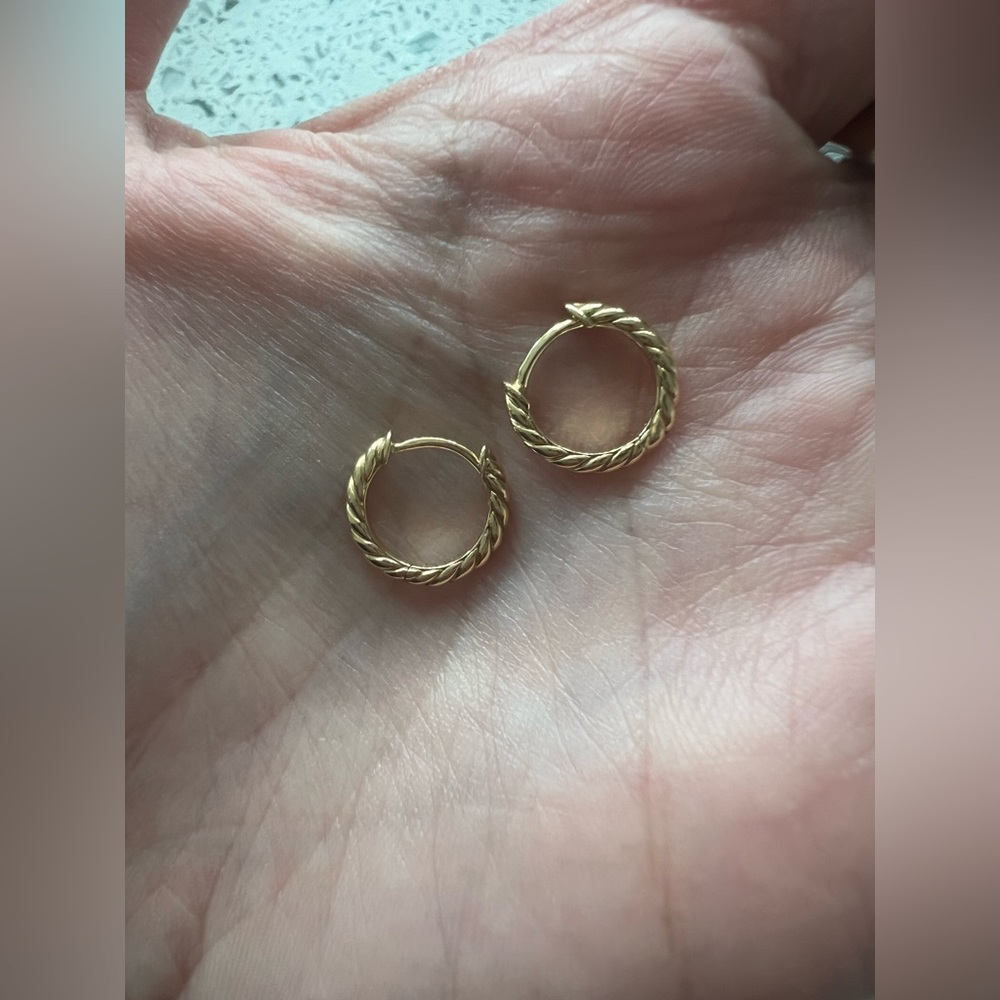 David Yurman Sculpted Cable Micro Huggies - Picture 9 of 10